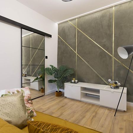 바이톰 Klimatyczny Apartament Wroclawska 아파트 외부 사진