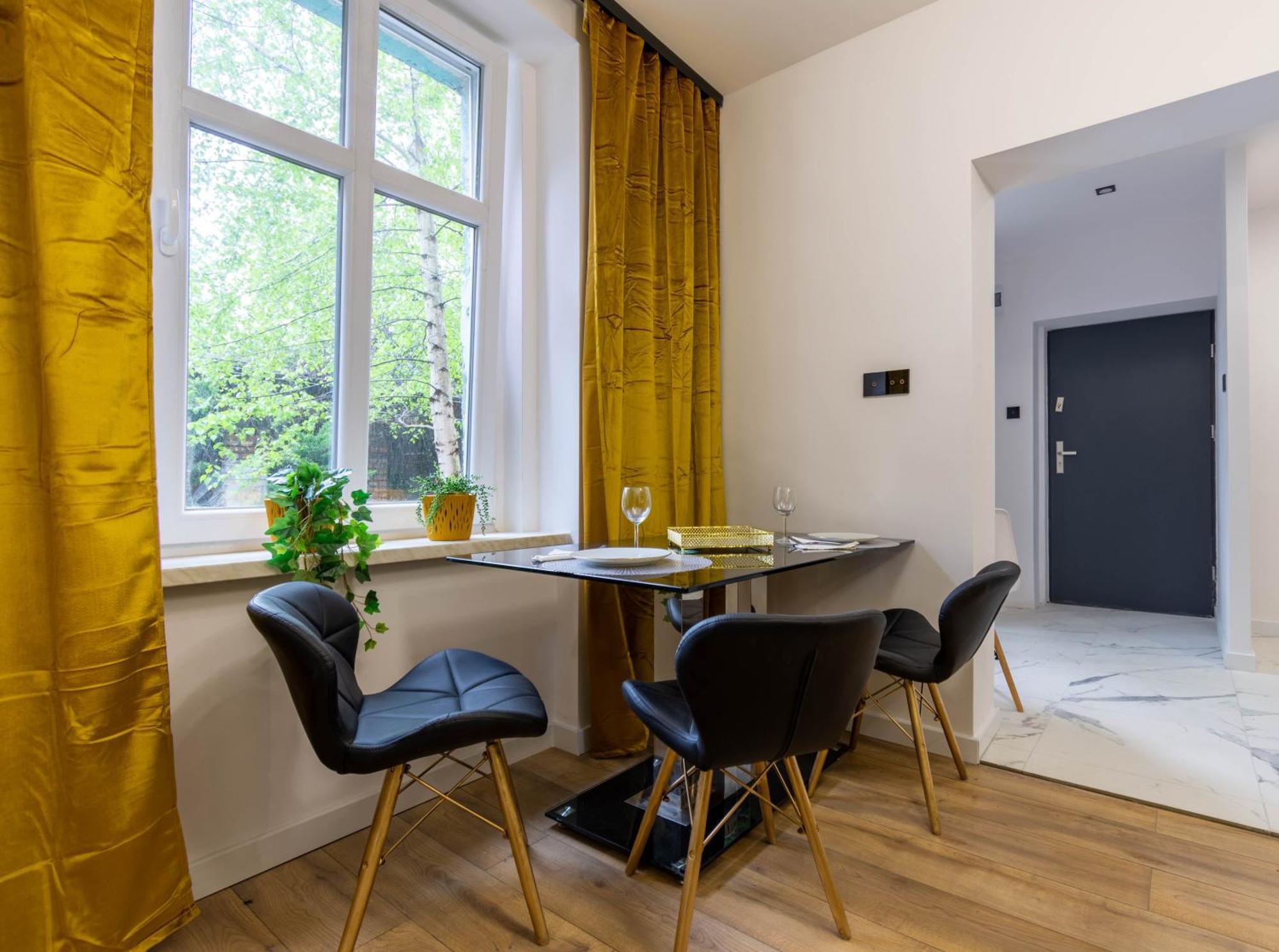 바이톰 Klimatyczny Apartament Wroclawska 아파트 외부 사진
